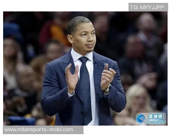 卢指导强调勇士与绿军打法相似强调球队需提升硬朗风格