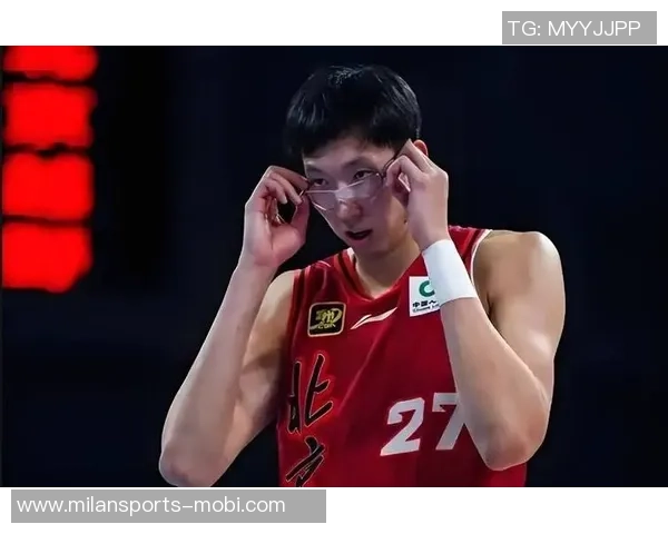 媒体人分析周琦低位威胁性建议教练组调整战术以充分发挥其优势 媒体人分析周琦低位威胁性建议教练组调整战术以充分发挥其优势