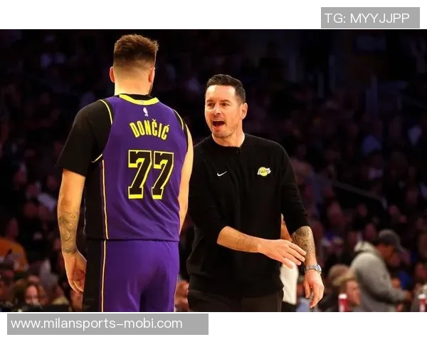 路威揭示雷迪克不满原因直指詹姆斯擅自调整战术引发争议 路威揭示雷迪克不满原因直指詹姆斯擅自调整战术引发争议