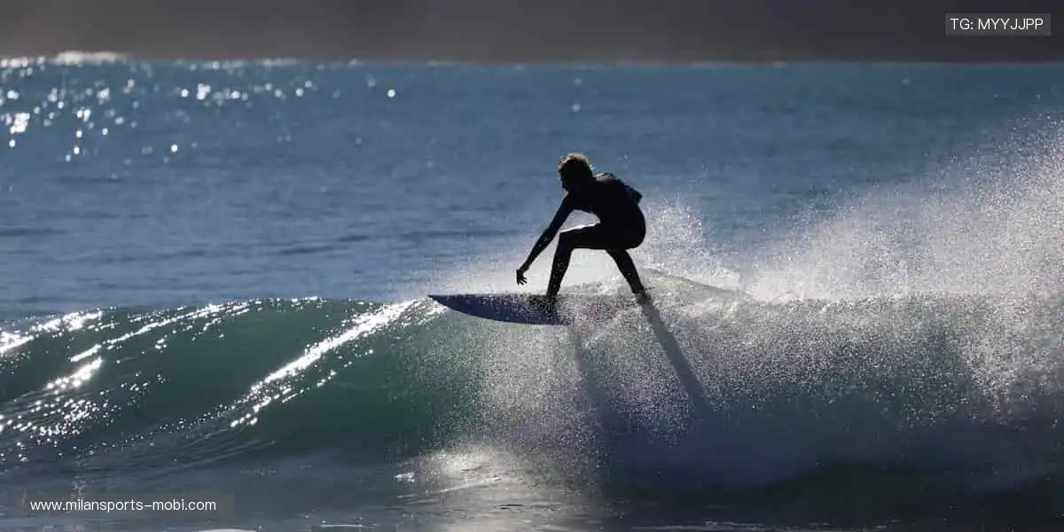 💬边看边聊,弹幕狂欢点燃观赛热情!🎉